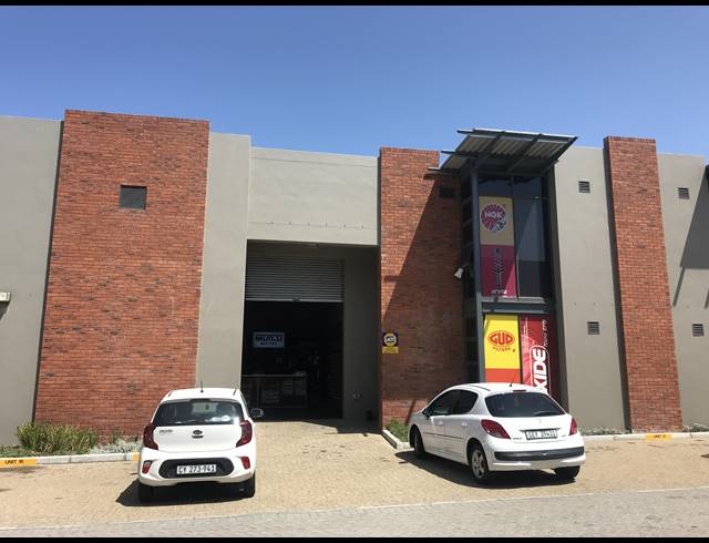 302M² WAREHOUSE TO LET IN STIKLAND INDUSTRIAL